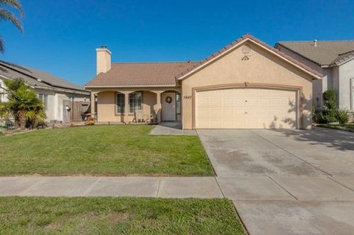 5842 Chancellor Way, Riverbank, CA 95367-9672
