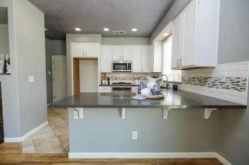 17122 Pacific Oak Ln, Lathrop CA  95330-8526 exterior