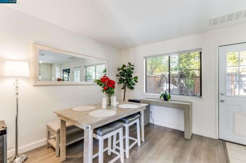 7686 Arbor Creek Cir, Pleasanton CA  94568-2264 exterior