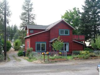 210 F St, Spokane, WA 99224-1227