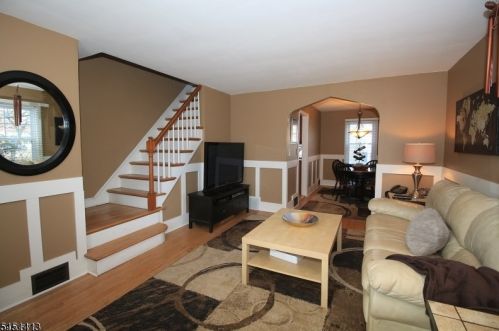 2 Burnside Ave, Cranford NJ  07016-2630 exterior