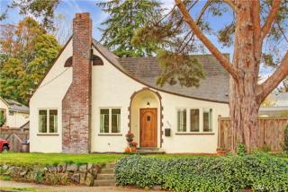 4627 Frontenac St, Seattle, WA 98118-3627