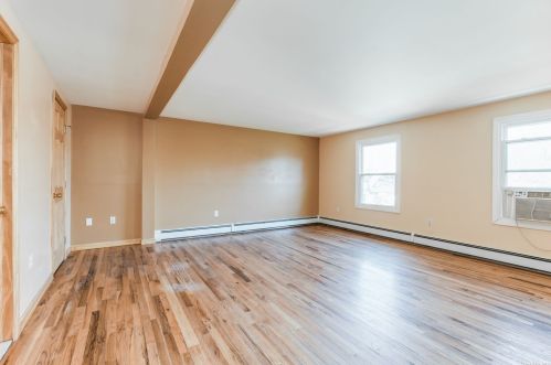 12 Ramblewood Rd, Shoreham NY  11786-2300 exterior