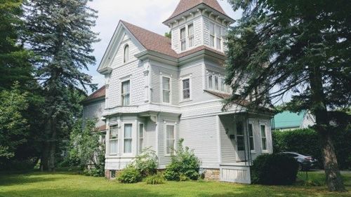 90 Park St, Malone, NY 12953-1230