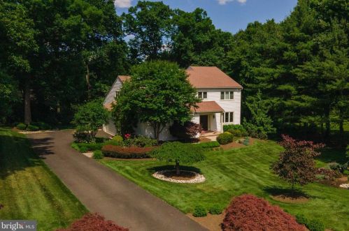 288 Huntsman Ln, Blue Bell, PA 19422-2818