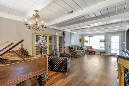 5716 Georgia Dr, North Highlands CA  95660-4725 exterior