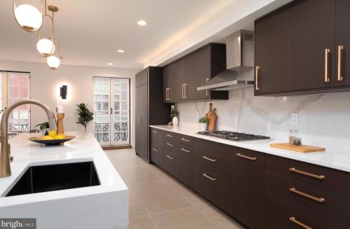 2037 Locust St, Philadelphia PA  19103-5613 exterior