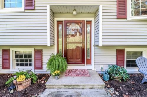 22 Cannon Dr, Danbury, CT 06811-2909