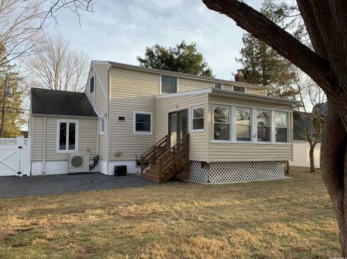 95 Franklin Ave, Elwood NY  11731-2335 exterior