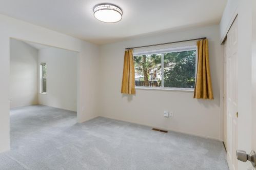 328 Windflower Ct, Windsor CA  95492-8618 exterior