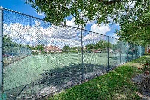 20823 1st St, Hollywood FL  33029-2166 exterior