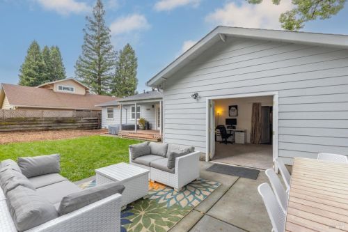 3444 Montgomery Dr, Santa Rosa CA  95405-5142 exterior