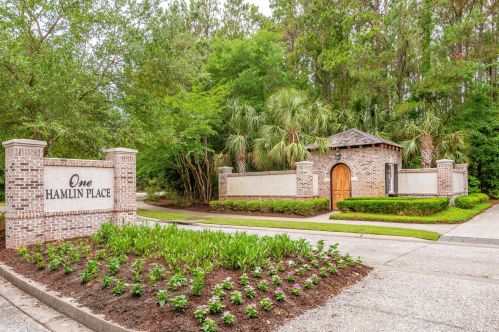 3093 Monhegan Way, Mount Pleasant SC  29466-6035 exterior