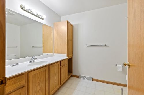 602 Park Dr, Waterford WI 53185-2891 exterior