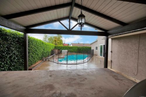 1260 Hoover St, Escondido CA  92027-1415 exterior