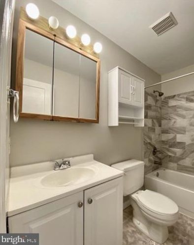 4645 Charlton Ct, Woodbridge VA  22193-3000 exterior