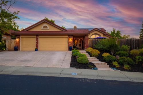 249 Baurer Cir, Folsom, CA 95630-6779