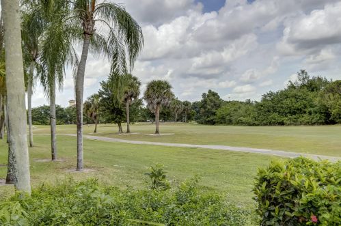 402 158th Ter, Hollywood FL  33027-1122 exterior