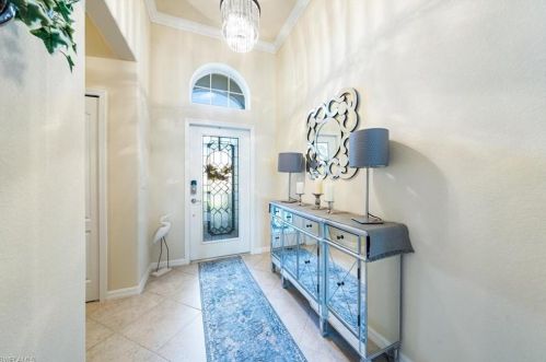 2462 Heydon Cir, Naples, FL 34120-4580