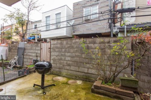 1815 Dudley St, Philadelphia PA 19145-2923 exterior