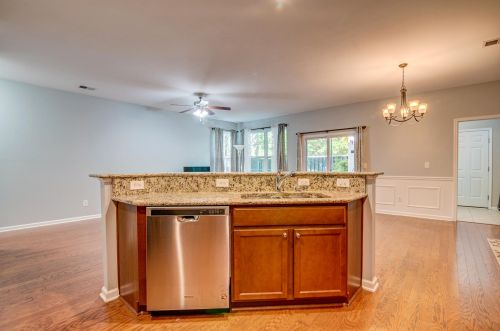 3057 Park West Blvd, Mount Pleasant SC  29466-7216 exterior