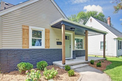 9028 Revere Ct, Hammond IN  46321-3219 exterior