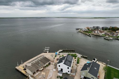326 Lido Promenade, North Lindenhurst, NY 11757-6600