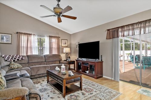 612 4th Ter, Cape Coral FL  33909-2002 exterior