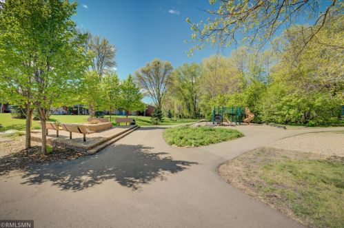 110279 Village Rd, Chaska, MN 55318-2606