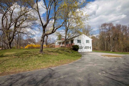 82 Zion Hill Rd, Salem, NH 03079-1512