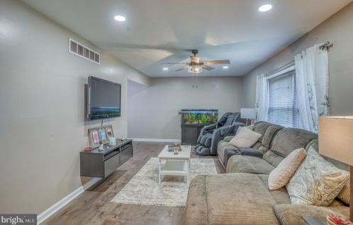 350 Pine Valley Rd, Dover DE  19904-7113 exterior