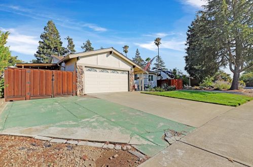 388 Pearl Dr, Livermore, CA 94550-3936