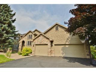3818 Bridgewater Dr, Saint Paul, MN 55123-2528