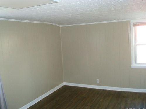 13 Riverview Ave, Groton CT 06340-3513 exterior