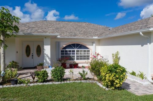 178 Victoria Ave, Lehigh Acres, FL 33974-0727