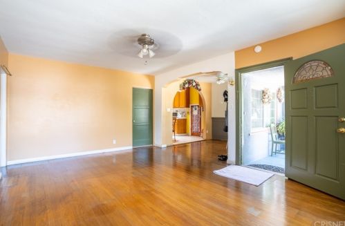 6438 Camellia Ave, North Hollywood CA  91606-2611 exterior