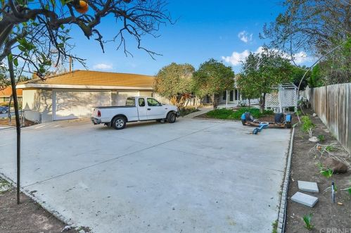 1229 Carmel Dr, Simi Valley CA 93065-4118 exterior