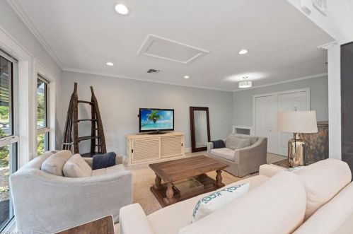 1420 27th St, Naples, FL 34117-4224