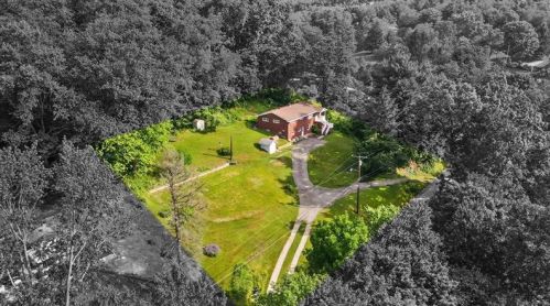 139 Ashbaugh Rd, Jeannette, PA 15644-9553