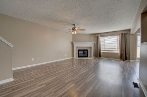 1733 Greatwood Dr, Florence KY  41042-8121 exterior