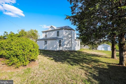 33456 Old Valley Pike, Strasburg VA  22657-3702 exterior