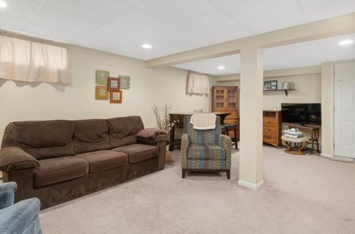 43 Ginger Trl, Coventry RI 02816-8262 exterior