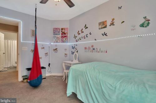 594 Sawgrass Dr, Charles Town WV  25414-5968 exterior