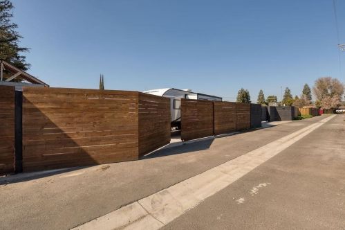 2440 Greenboro St, Turlock CA  95382-1433 exterior
