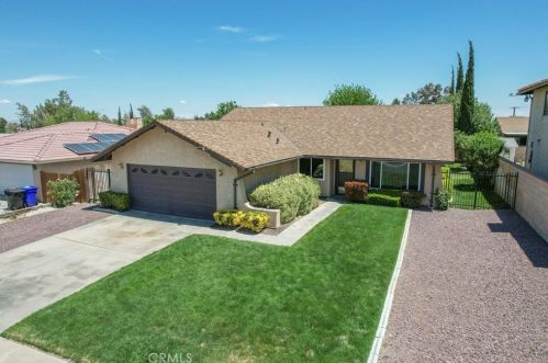 13709 Nassau Dr, Victorville, CA 92395-4818