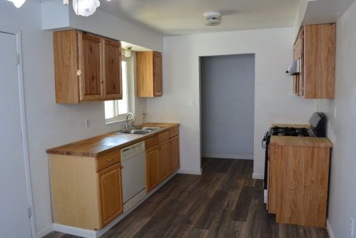 1941 Leslie Ave, Newman, CA 95360-1410