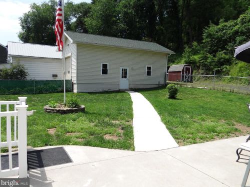 27 Eaton St, Schuylkill Haven PA  17972-1022 exterior