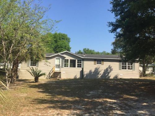112 Pine St, Cross Creek, FL 32640-5600