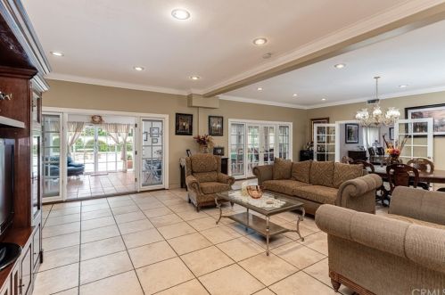 12070 Morning Ave, Downey CA  90242-2324 exterior