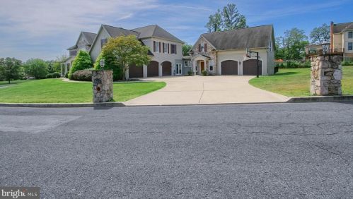 4205 Prosperous Dr, Harrisburg PA  17112-6038 exterior
